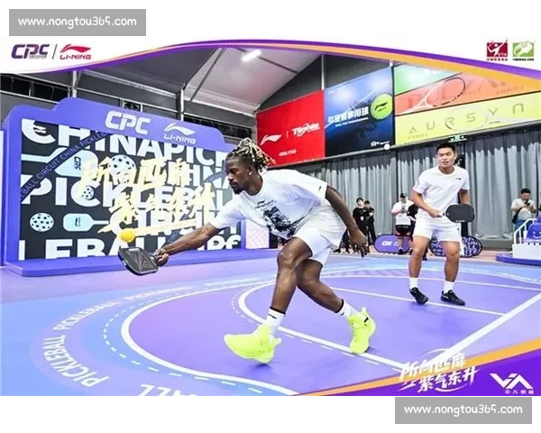 巴特勒武汉跨界挑战匹克球 运动天赋惊艳全场