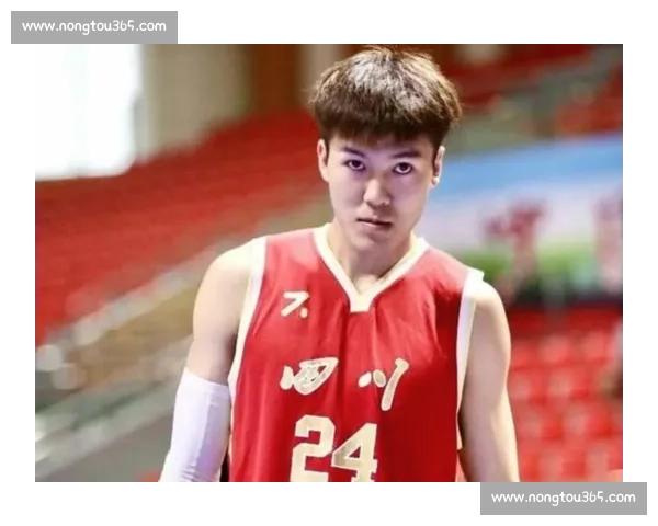 首钢 100 万签黄荣奇!辽宁锁定双外援,北控外教求职 首钢 100 万签黄荣奇!辽宁锁定双外援,北控外教求职