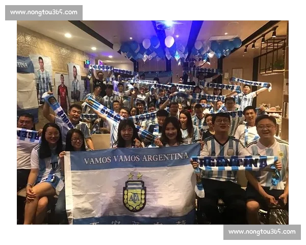 蓝白狂潮燃爆世界杯 阿根廷球迷欢庆巅峰时刻 蓝白狂潮燃爆世界杯 阿根廷球迷欢庆巅峰时刻